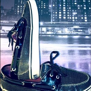 Sperry top-siders, sequence, black